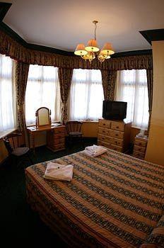 Inn The Bay 3*