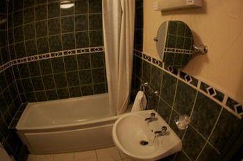 Inn The Bay 3*